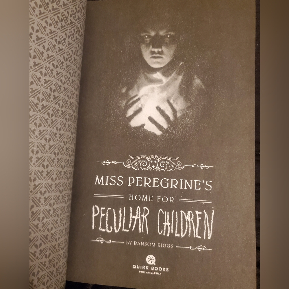 Miss Peregrines Home For Peculiar Childeem By Ransom Riggs Paperback - Picture 4 of 4